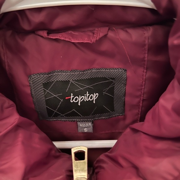 Women's Burgundy Quilted Vest - Picture 7 of 10